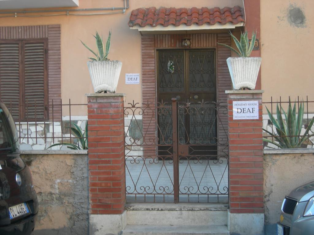 Vacanze Deaf Roma Exterior foto